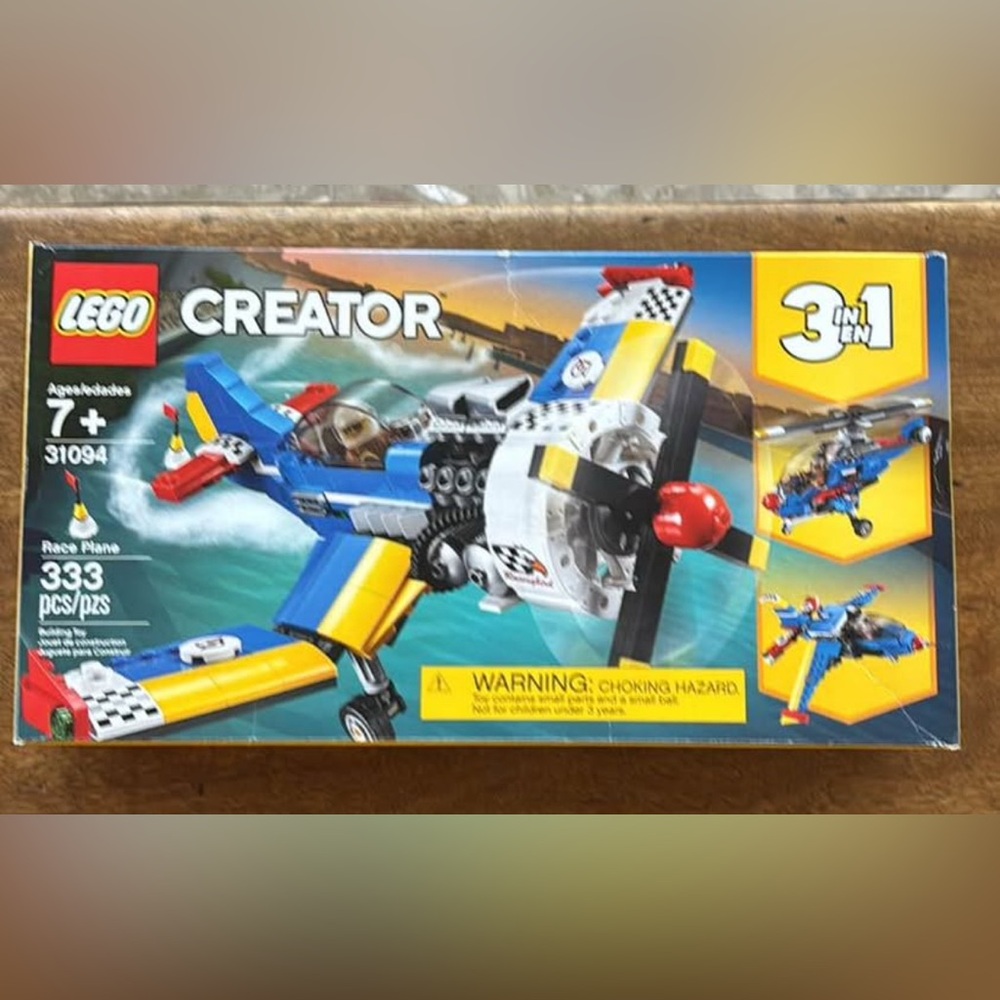 LEGO Creator Vibrant Blue and Yellow Racing Plane - Picture 2 of 5